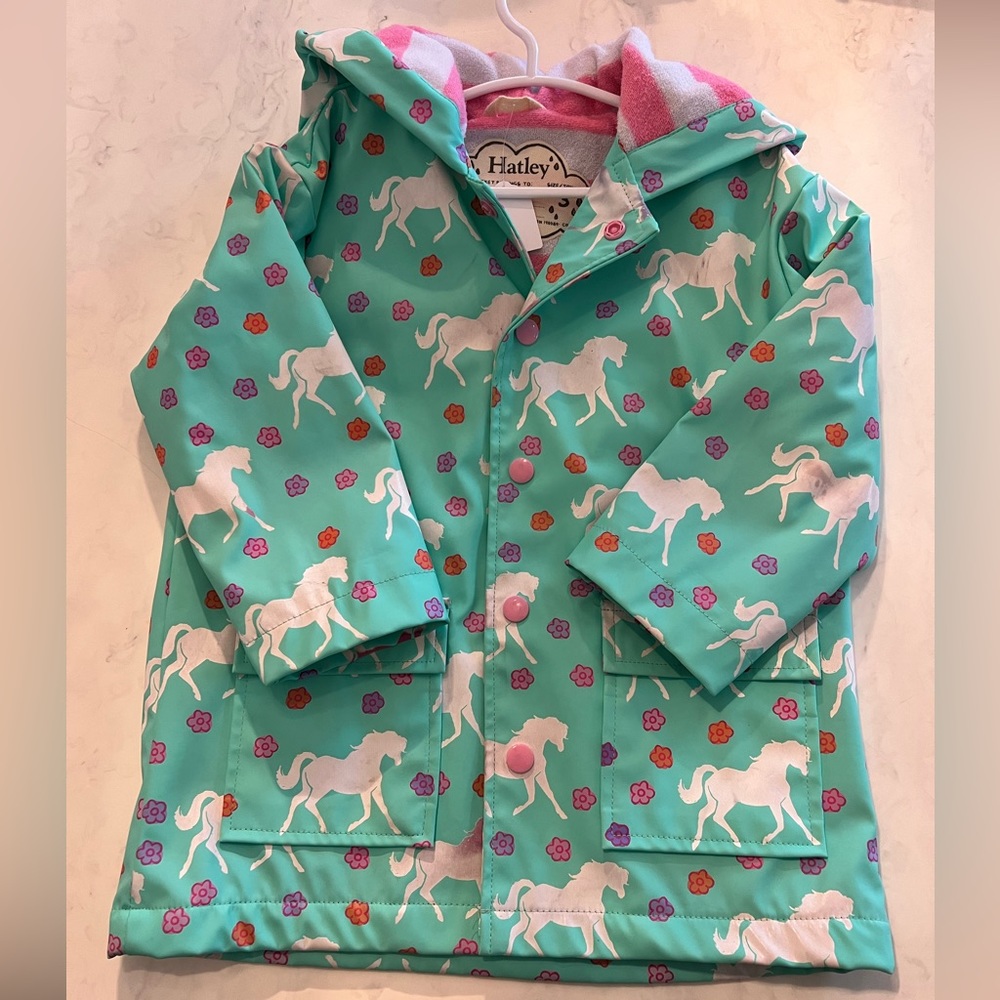 Hatley color changing rain coat 3T